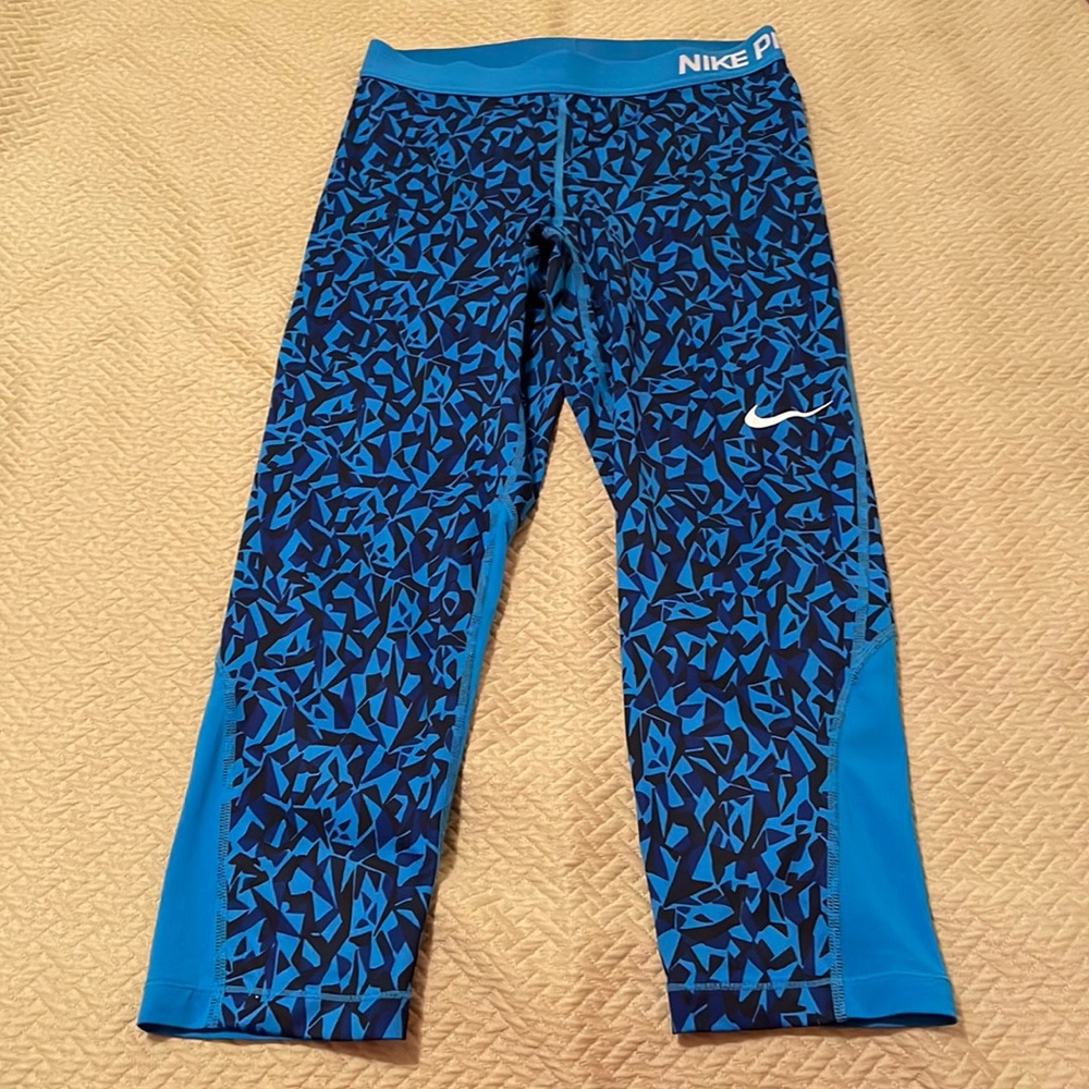Nike Pro Dri-Fit crop leggings